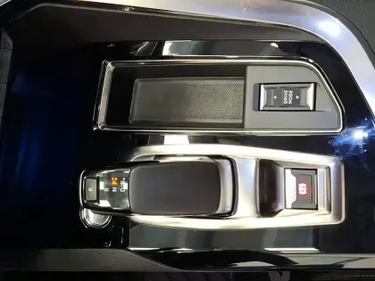 Photo 35 Peugeot 3008  Hybrid 225 e-EAT8