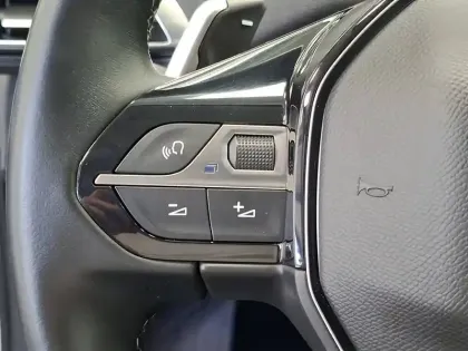 Photo 32 Peugeot 3008  Hybrid 225 e-EAT8