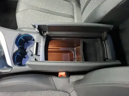 Photo 24 Peugeot 3008  Hybrid 225 e-EAT8