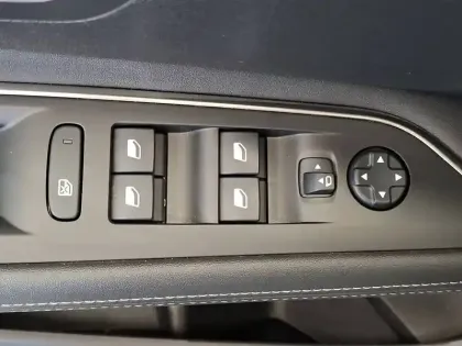 Photo 30 Peugeot 3008  Hybrid 225 e-EAT8