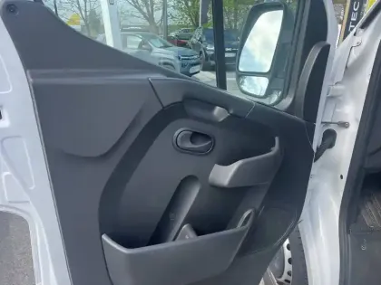 Photo 39 Renault Master  FGN TRAC F3500 L3H3 BLUE DCI 135