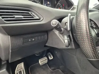 Photo 36 Peugeot 308  PureTech 130ch S&S EAT8