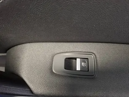 Photo 30 Renault Captur  E-Tech full hybrid 145