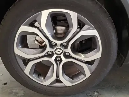 Photo 12 Renault Captur  E-Tech full hybrid 145