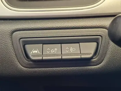 Photo 33 Renault Captur  E-Tech full hybrid 145