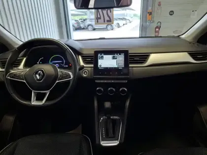 Photo 10 Renault Captur  E-Tech full hybrid 145