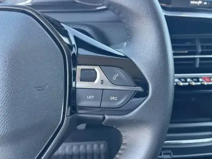 Photo 26 Peugeot 208  PureTech 100 S&S BVM6