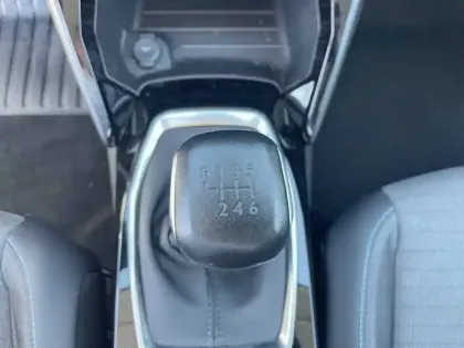 Photo 21 Peugeot 208  PureTech 100 S&S BVM6