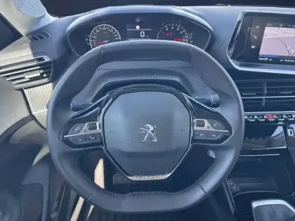 Photo 15 Peugeot 208  PureTech 100 S&S BVM6