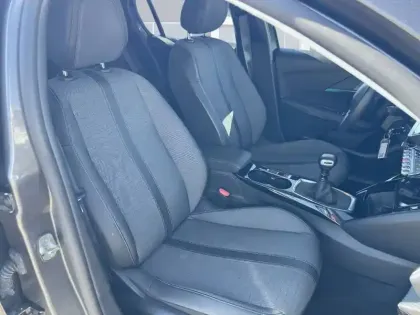 Photo 18 Peugeot 208  PureTech 100 S&S BVM6