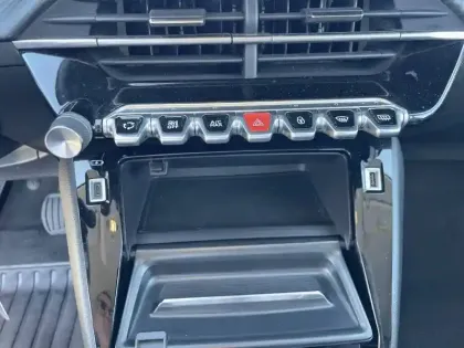 Photo 22 Peugeot 208  PureTech 100 S&S BVM6