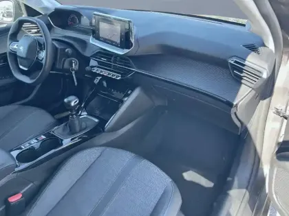 Photo 17 Peugeot 208  PureTech 100 S&S BVM6