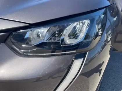 Photo 10 Peugeot 208  PureTech 100 S&S BVM6