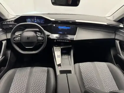 Photo 17 Peugeot 308  SW Hybrid 145 e-DCS6