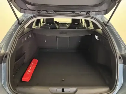 Photo 8 Peugeot 308  SW Hybrid 145 e-DCS6