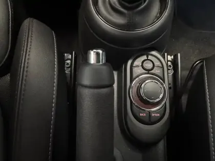 Photo 26 Mini Mini Hatch 5 Portes Cooper 136 ch DKG7