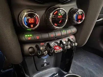 Photo 24 Mini Mini Hatch 5 Portes Cooper 136 ch DKG7