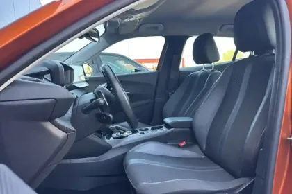 Photo 8 Peugeot 2008  BlueHDi 130 S&S EAT8