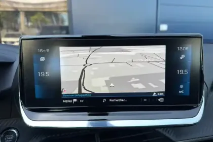 Photo 21 Peugeot 2008  BlueHDi 130 S&S EAT8