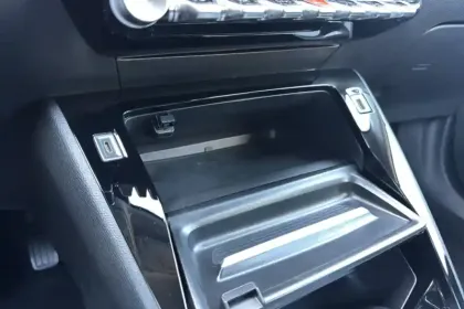 Photo 24 Peugeot 2008  BlueHDi 130 S&S EAT8