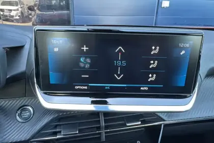 Photo 26 Peugeot 2008  BlueHDi 130 S&S EAT8