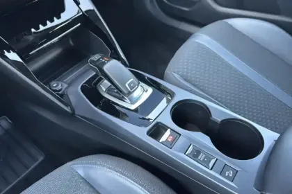 Photo 23 Peugeot 2008  BlueHDi 130 S&S EAT8