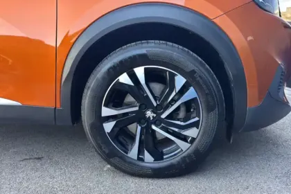 Photo 13 Peugeot 2008  BlueHDi 130 S&S EAT8