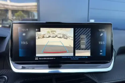 Photo 29 Peugeot 2008  BlueHDi 130 S&S EAT8