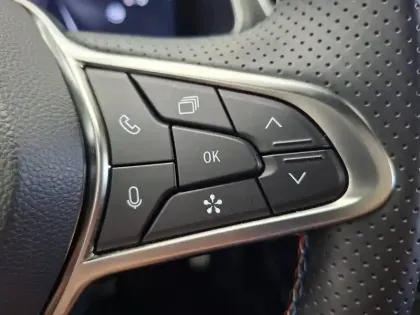 Photo 41 Renault Captur  E-Tech full hybrid 145 ch