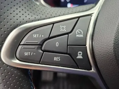 Photo 34 Renault Captur  E-Tech full hybrid 145 ch