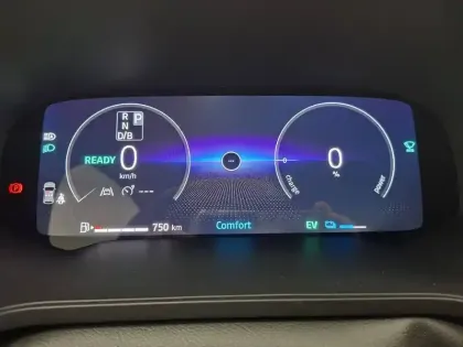 Photo 36 Renault Captur  E-Tech full hybrid 145 ch