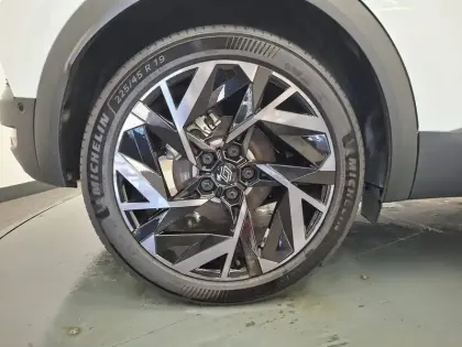 Photo 15 Renault Captur  E-Tech full hybrid 145 ch