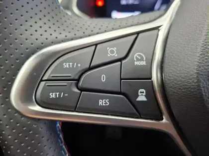 Photo 40 Renault Captur  E-Tech full hybrid 145 ch