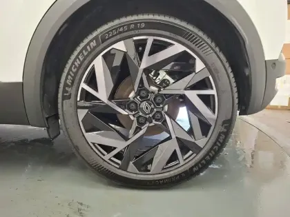 Photo 18 Renault Captur  E-Tech full hybrid 145 ch