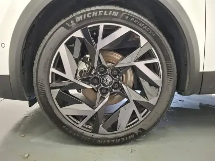 Photo 17 Renault Captur  E-Tech full hybrid 145 ch