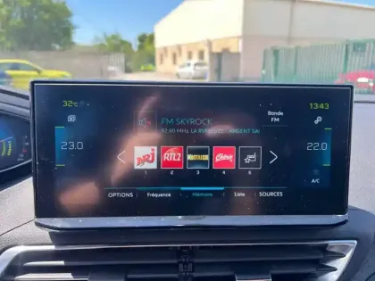 Photo 12 Peugeot 3008  Hybrid 225 e-EAT8