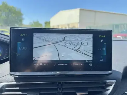 Photo 15 Peugeot 3008  Hybrid 225 e-EAT8