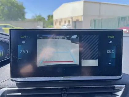 Photo 16 Peugeot 3008  Hybrid 225 e-EAT8