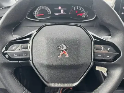 Photo 18 Peugeot 208  PureTech 100 S&S BVM6