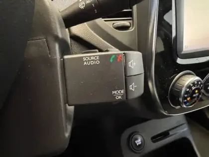 Photo 37 Renault Captur  dCi 90 EDC