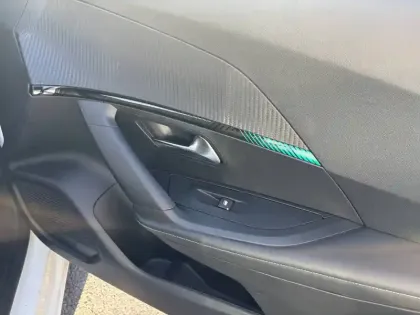 Photo 17 Peugeot 2008  BlueHDi 130 S&S EAT8