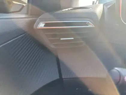 Photo 32 Peugeot 2008  BlueHDi 130 S&S EAT8