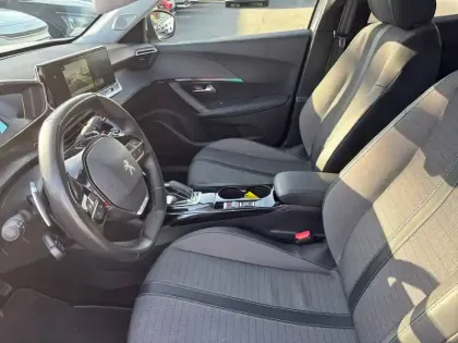 Photo 38 Peugeot 2008  BlueHDi 130 S&S EAT8