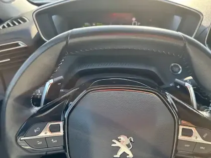 Photo 27 Peugeot 2008  BlueHDi 130 S&S EAT8