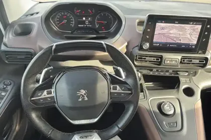 Photo 17 Peugeot Rifter  Standard PureTech 130 S&S EAT8 5pl