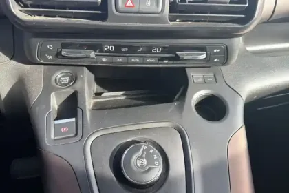 Photo 28 Peugeot Rifter  Standard PureTech 130 S&S EAT8 5pl