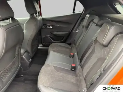 Photo 8 Peugeot 2008  PureTech 155 S&S EAT8