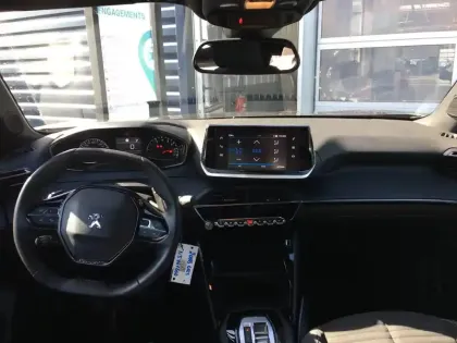 Photo 13 Peugeot 2008  PureTech 130 S&S EAT8