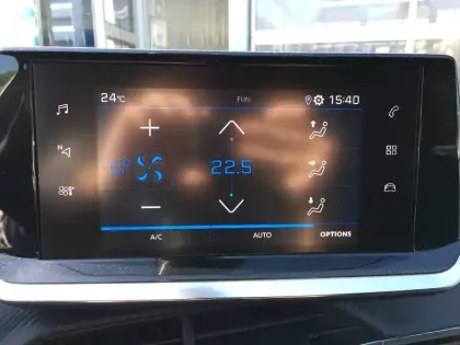 Photo 17 Peugeot 2008  PureTech 130 S&S EAT8