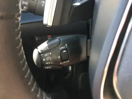 Photo 21 Peugeot 2008  PureTech 130 S&S EAT8